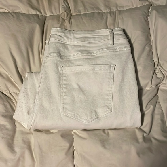 Time and Tru white denim - Picture 3 of 9